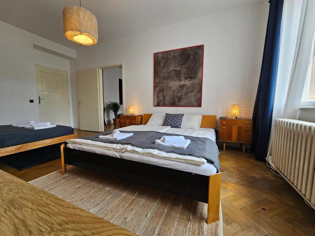 ברטיסלאבה Stone Square Apartment מראה חיצוני תמונה